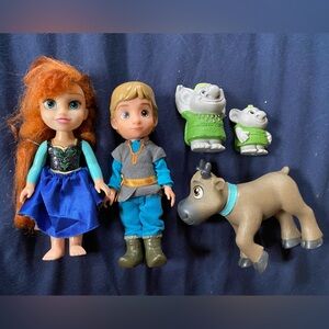 Frozen dolls